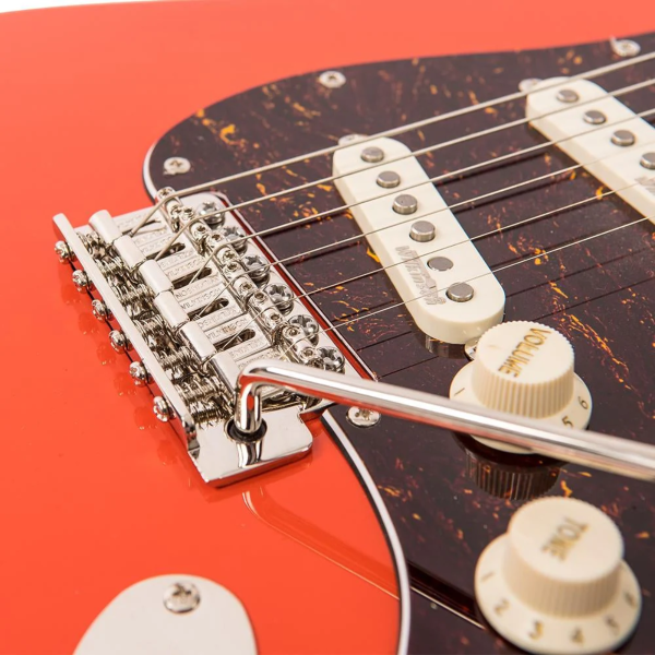 Guitarra Vintage Reissued V6MFR Strato Firenza Red - Imagem 3