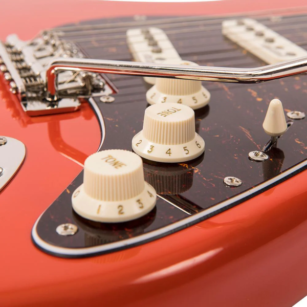 Guitarra Vintage Reissued V6MFR Strato Firenza Red - Imagem 9
