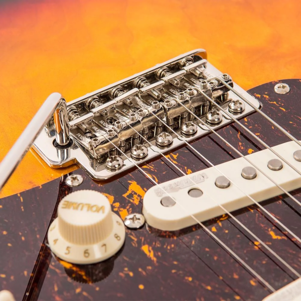 Guitarra Vintage Reissued V6MSSB Strato Maple Fingerboard-SS - Imagem 6